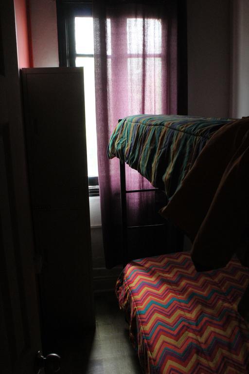 סנטיאגו Hostal Barrio Brasil מראה חיצוני תמונה